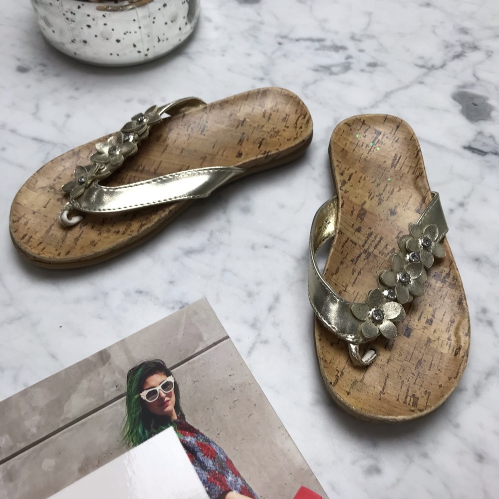 NLISTED Becky Liza Gold Flower Flip Flop Sandals